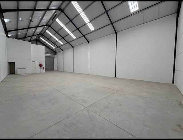332M² WAREHOUSE TO LET IN FIRGROVE